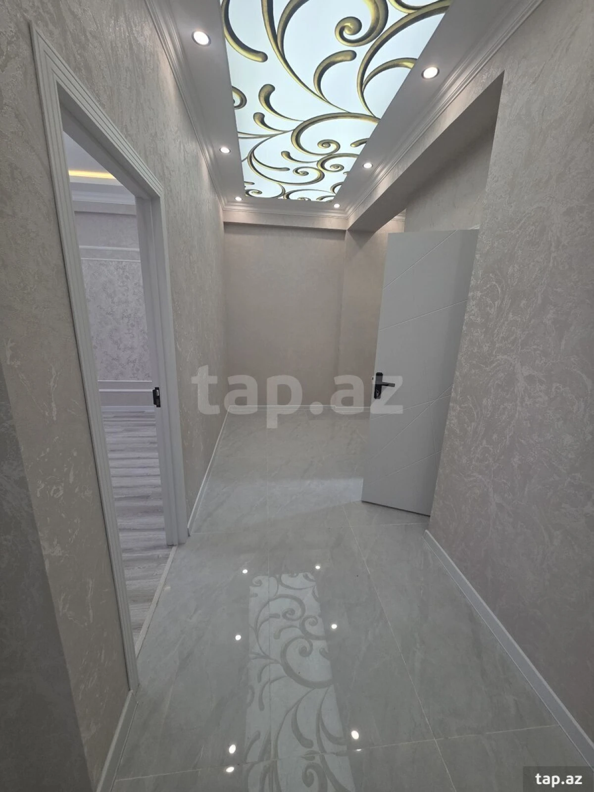 Satılır 3 otaqlı yeni tikili 80 m²