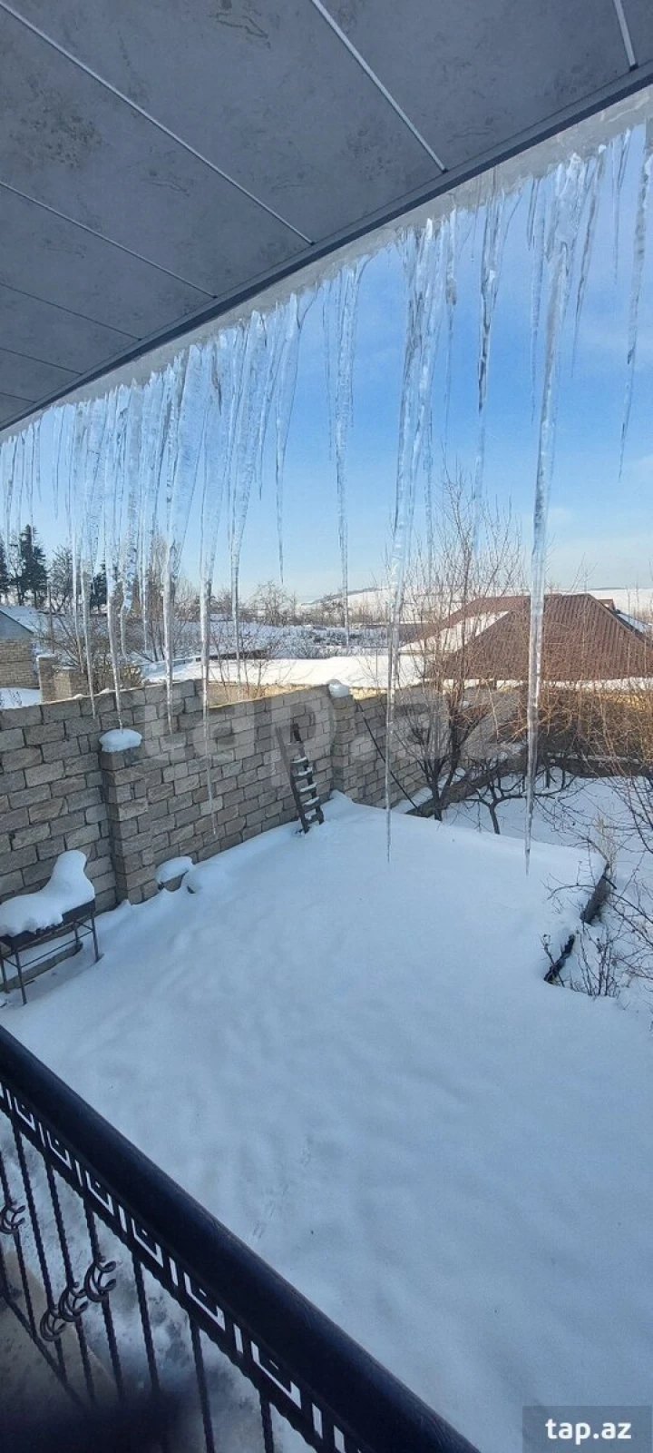 Kirayə verilir 3 otaqlı həyət evi