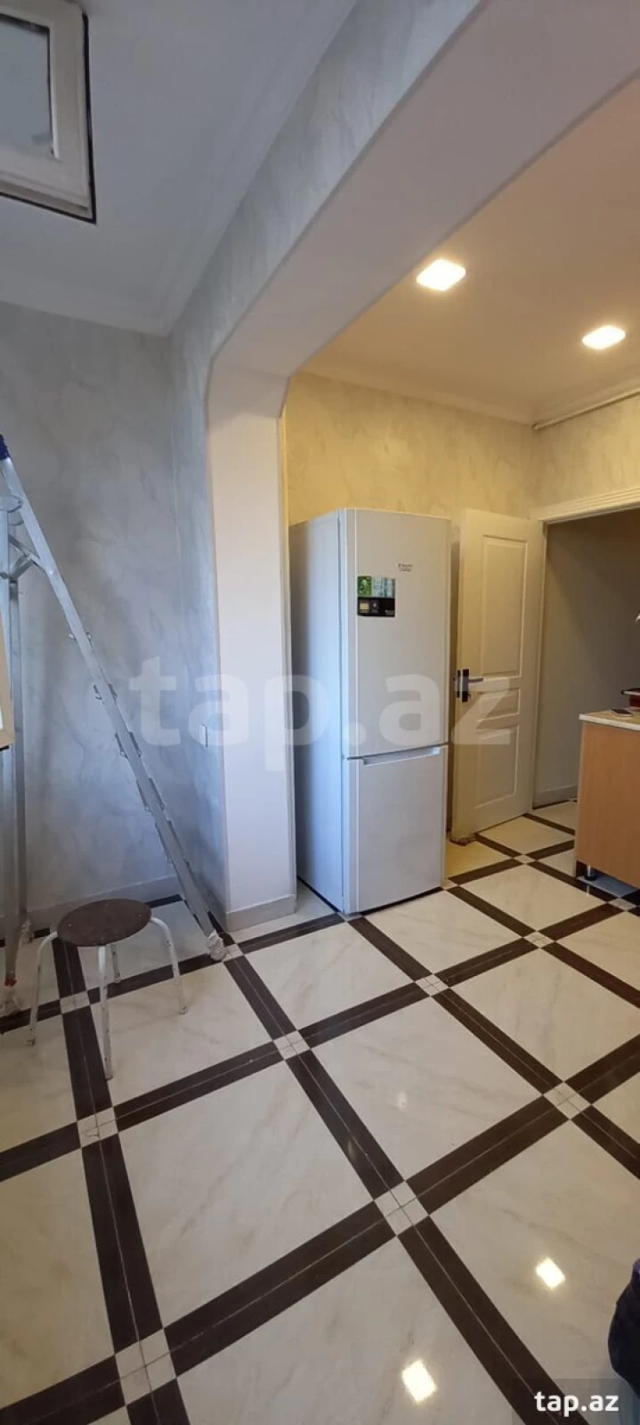 Satılır 2 otaqlı mənzil 70 m²