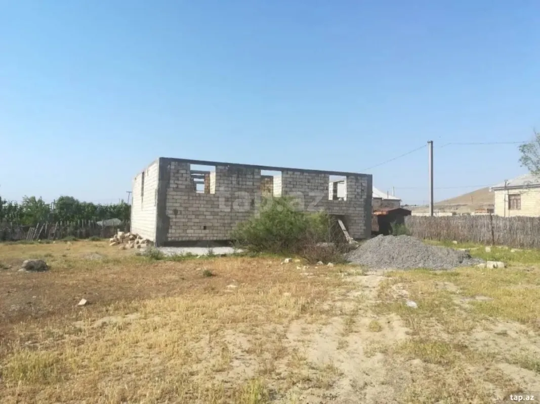 Satılır 5 otaqlı həyət evi