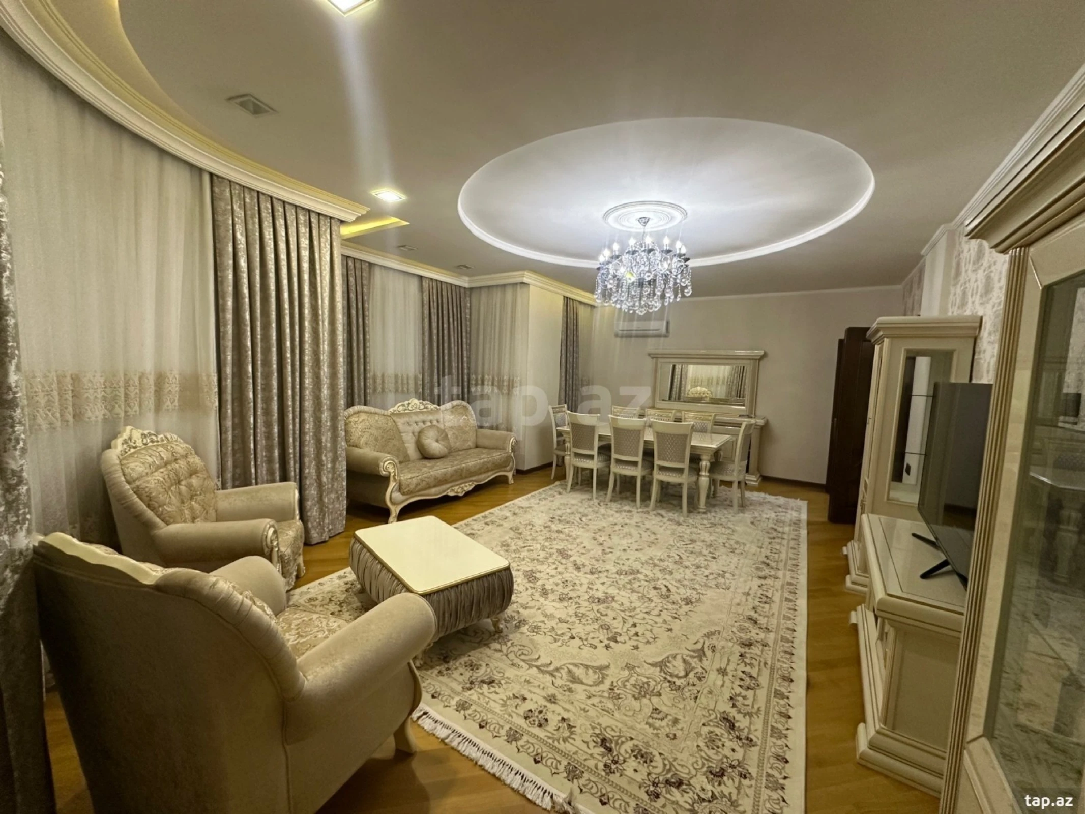 Kirayə verilir 4 otaqlı yeni tikili 198 m²