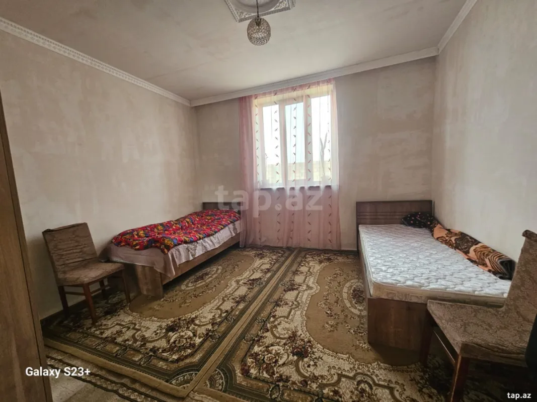 Satılır 8 otaqlı həyət evi