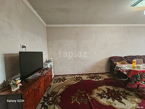 Satılır 8 otaqlı həyət evi