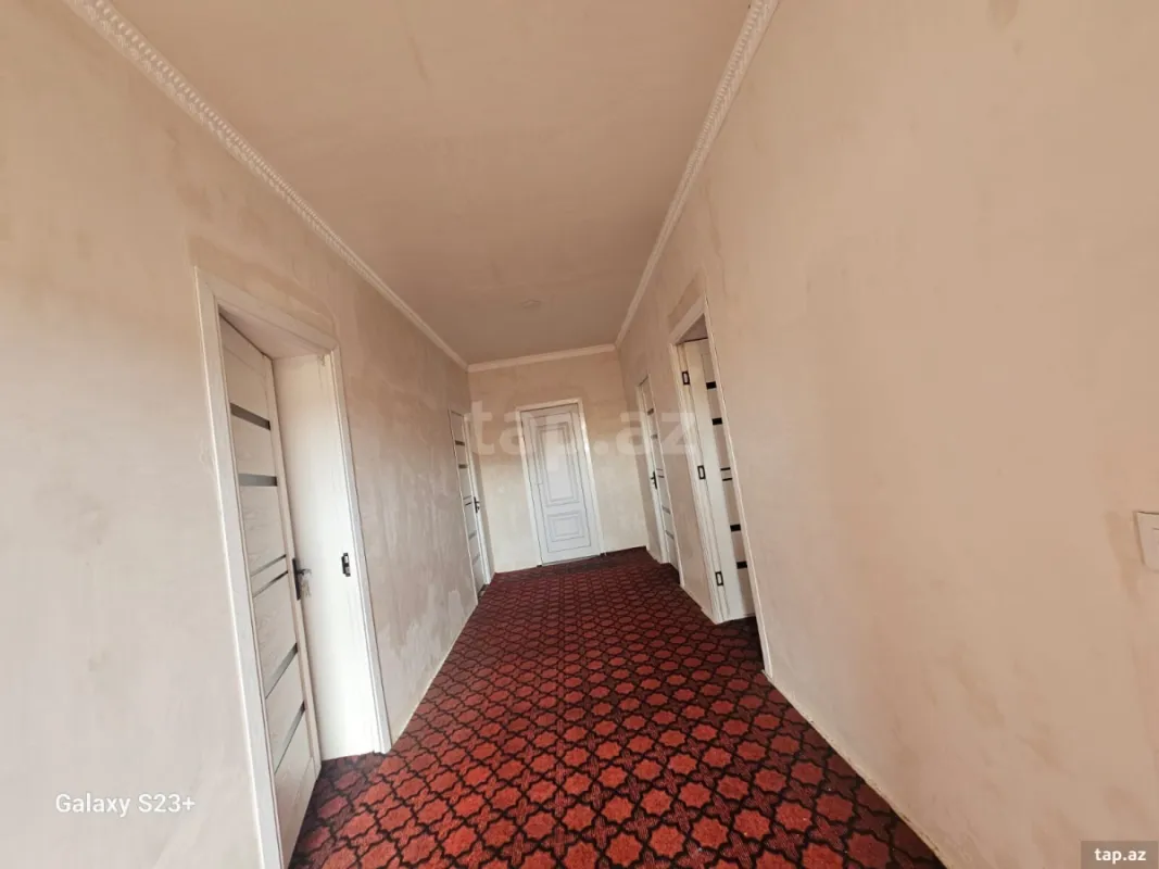 Satılır 8 otaqlı həyət evi