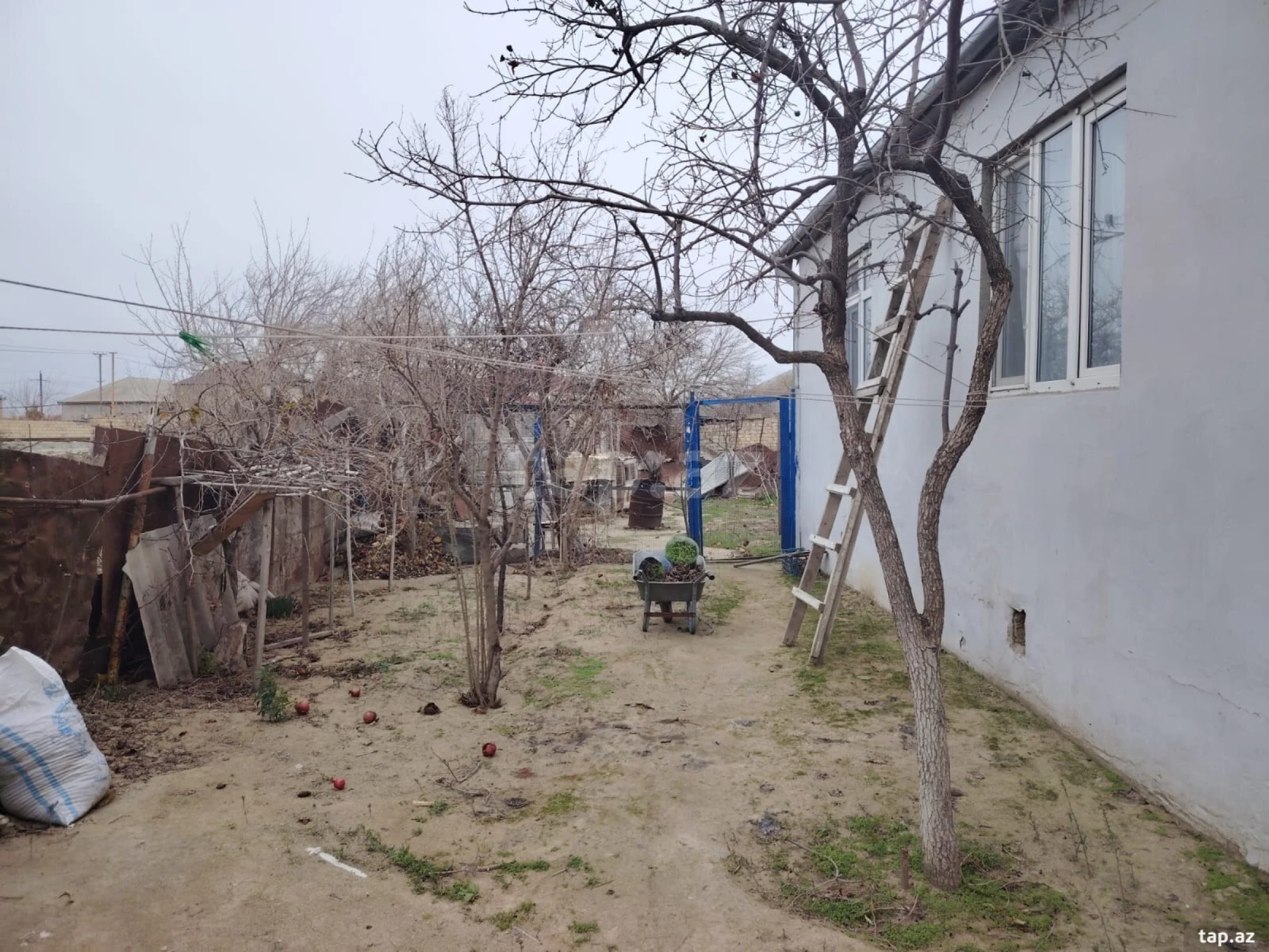 Satılır 3 otaqlı həyət evi
