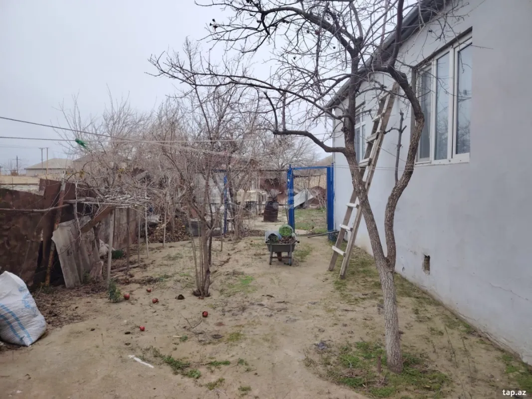 Satılır 3 otaqlı həyət evi