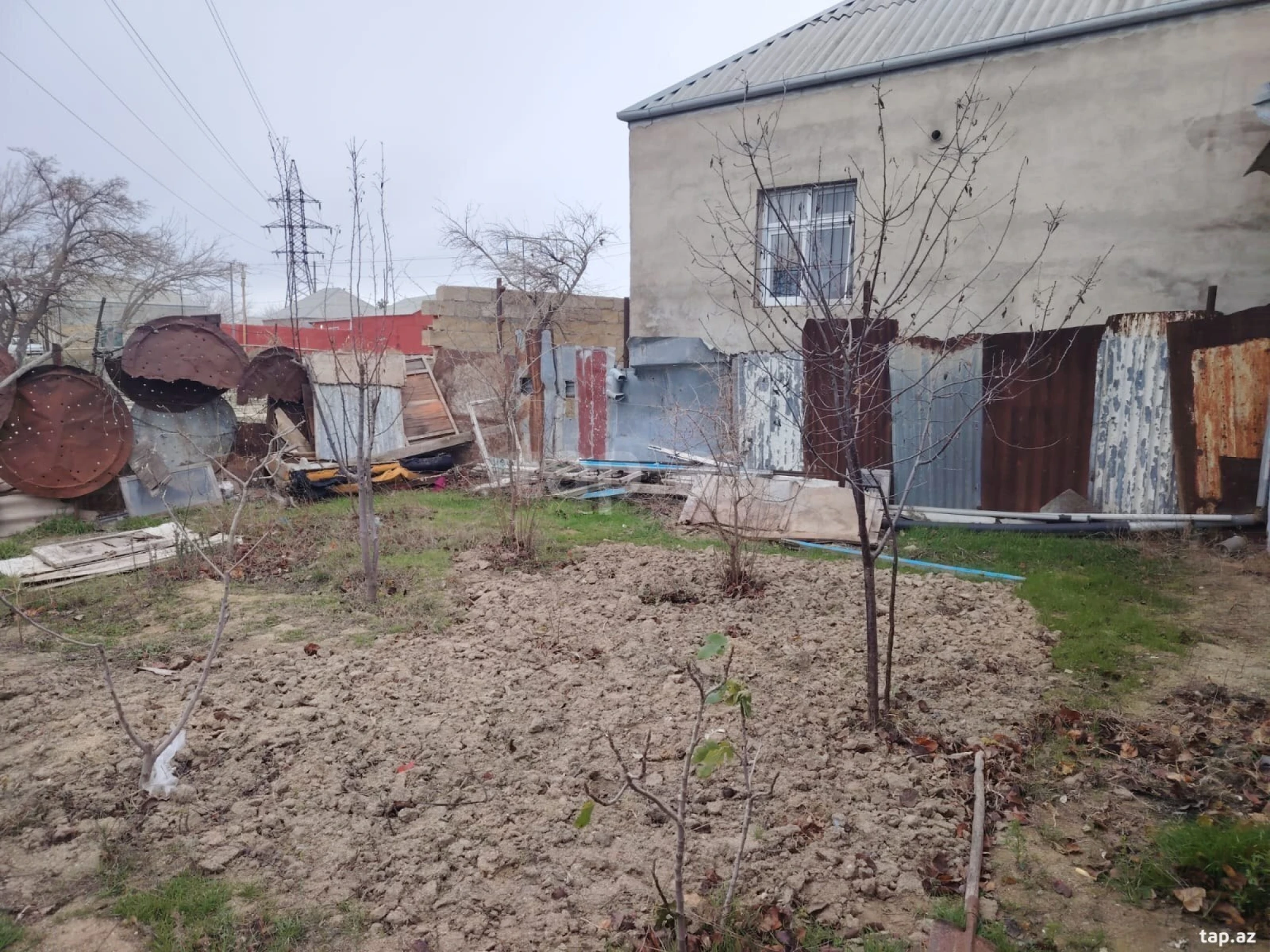 Satılır 3 otaqlı həyət evi