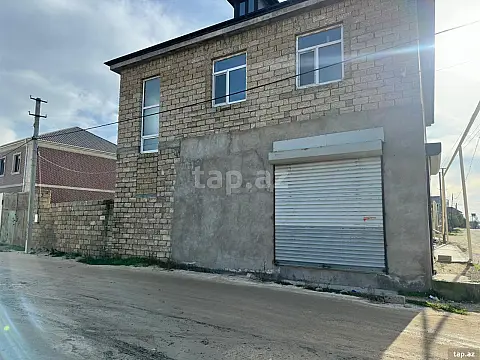 Satılır 5 otaqlı həyət evi