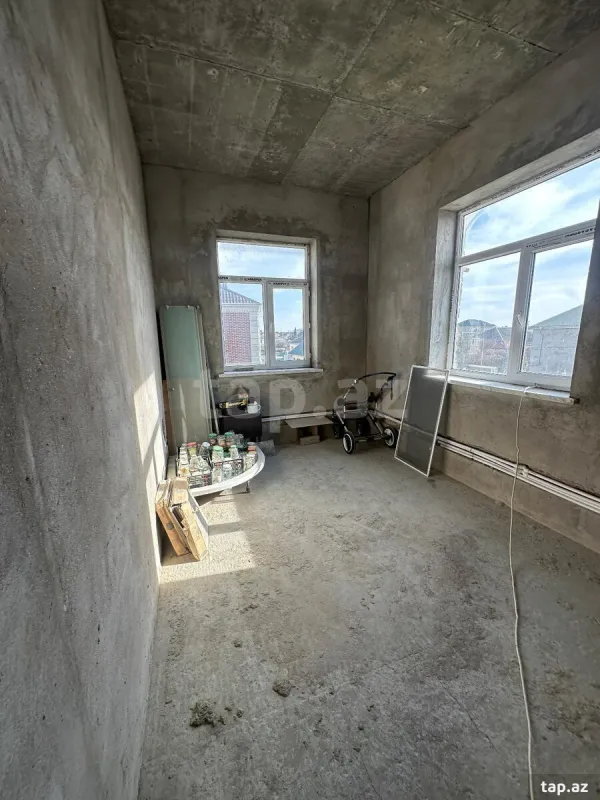 Satılır 5 otaqlı həyət evi