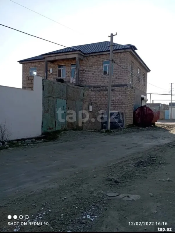 Satılır 5 otaqlı həyət evi