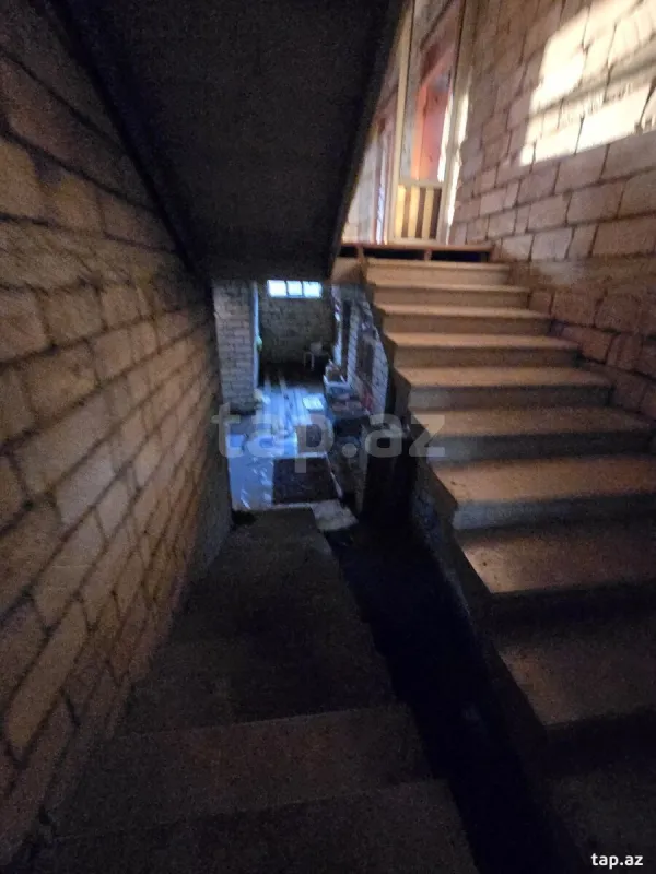 Satılır 20 otaqlı həyət evi