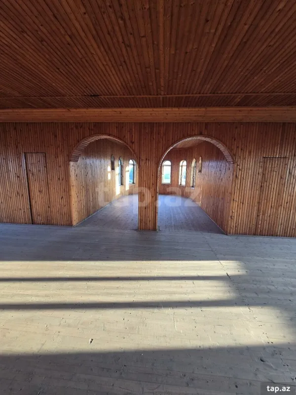 Satılır 20 otaqlı həyət evi