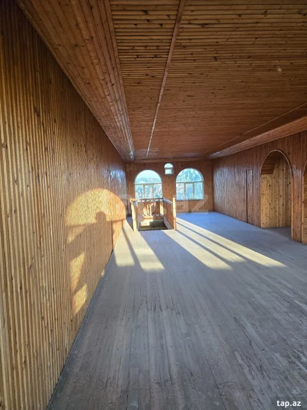 Satılır 20 otaqlı həyət evi