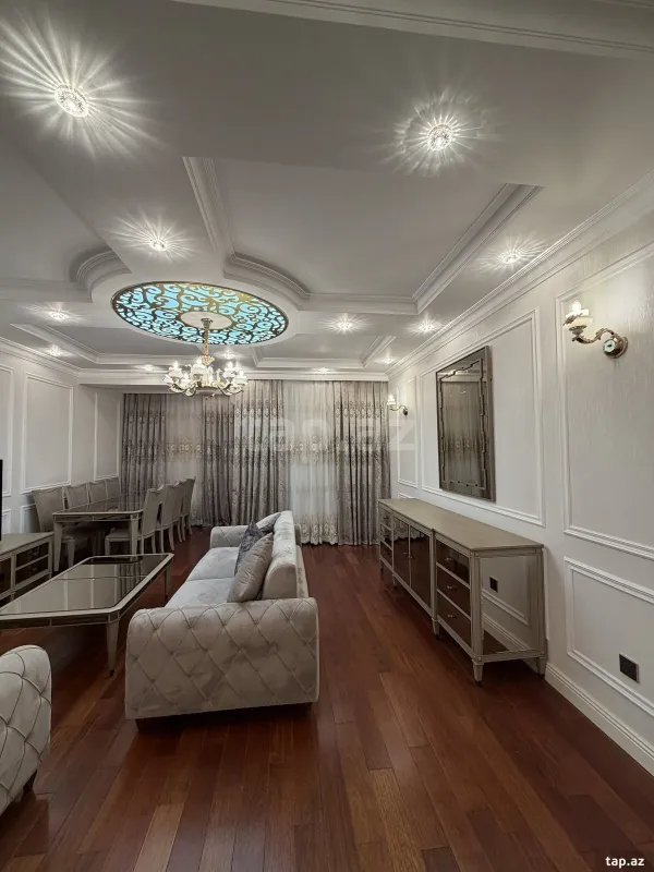 Satılır 3 otaqlı yeni tikili 142 m²