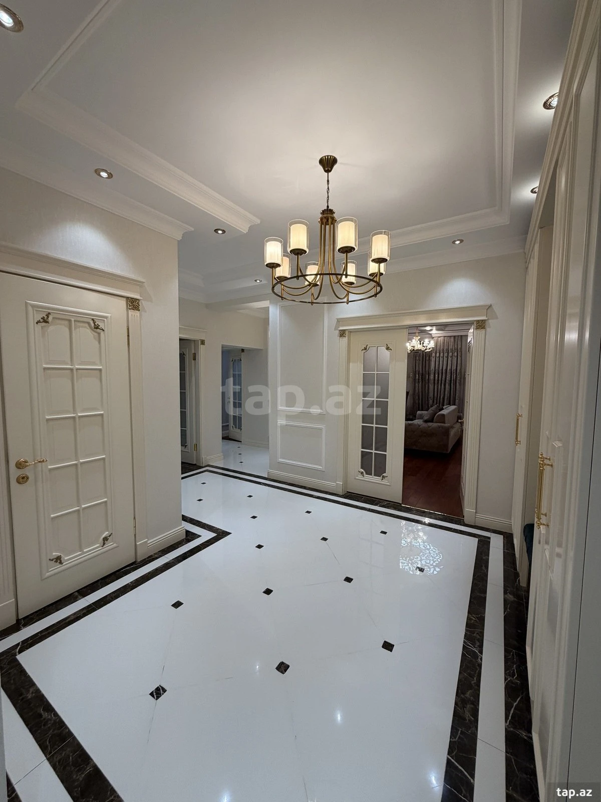 Satılır 3 otaqlı yeni tikili 142 m²