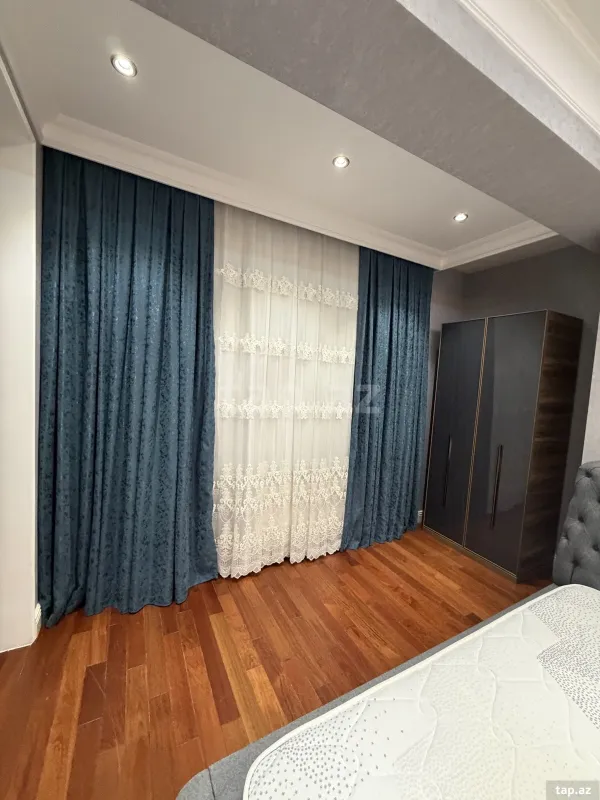 Satılır 3 otaqlı yeni tikili 142 m²