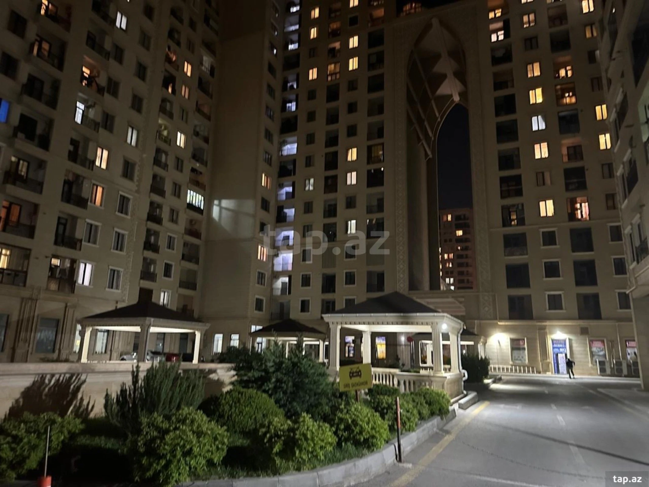 Satılır 3 otaqlı yeni tikili 142 m²