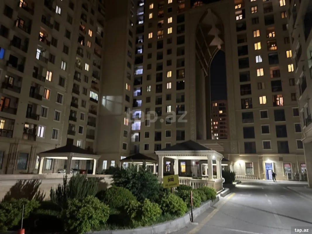Satılır 3 otaqlı yeni tikili 142 m²
