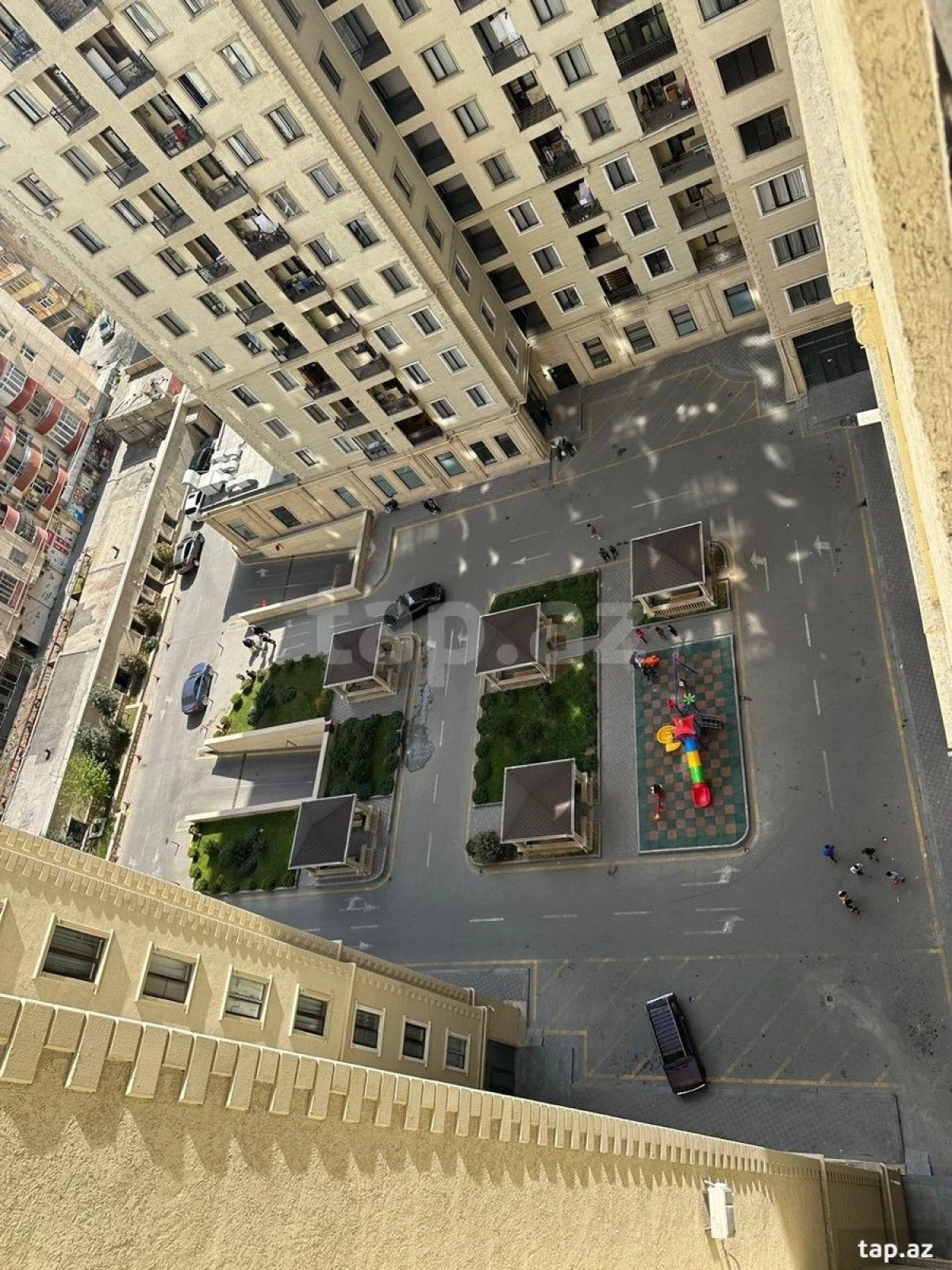 Satılır 3 otaqlı yeni tikili 142 m²