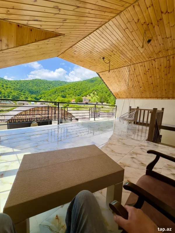 Kirayə verilir 6 otaqlı həyət evi 200 m²