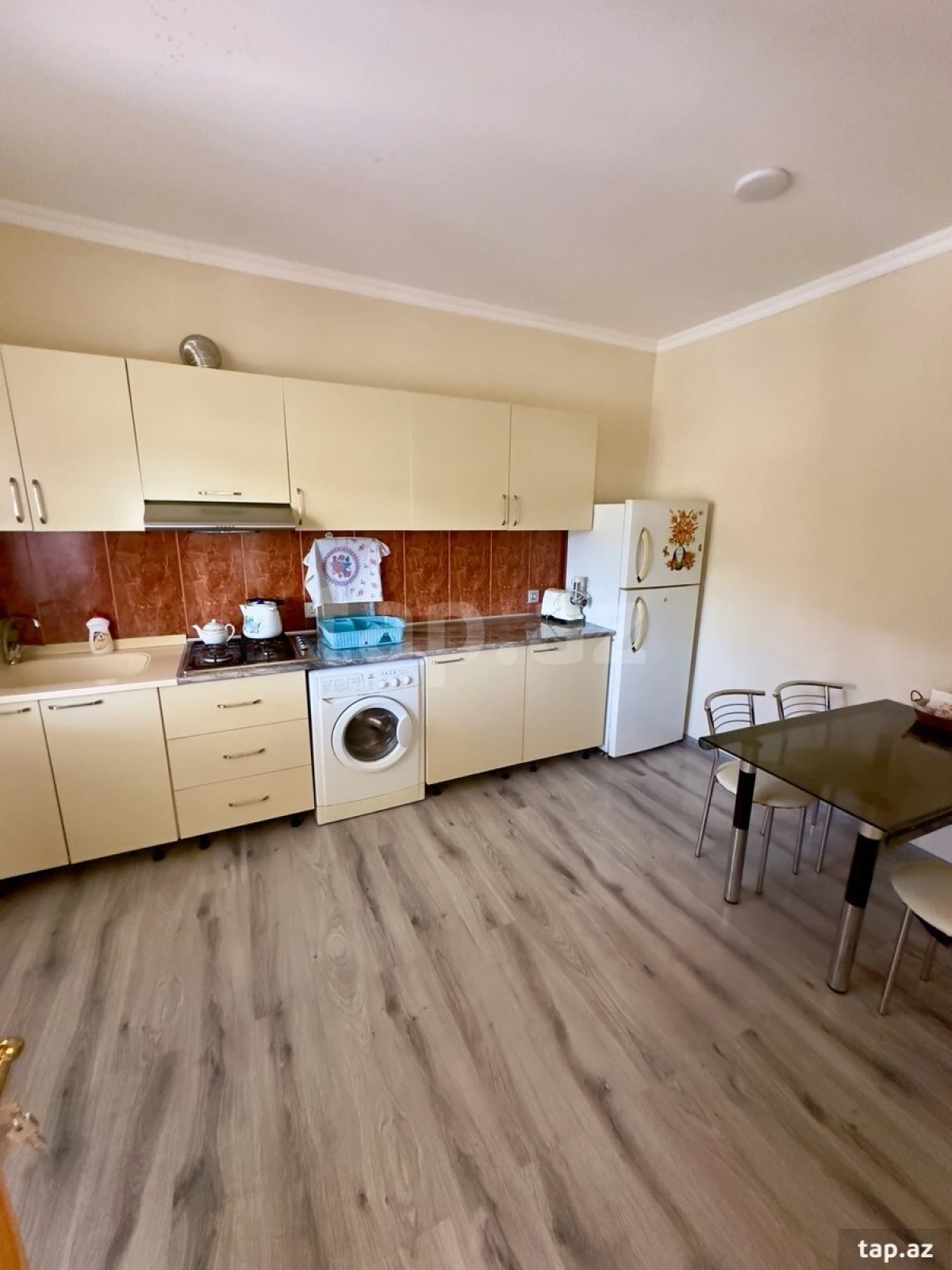 Kirayə verilir 6 otaqlı həyət evi 200 m²
