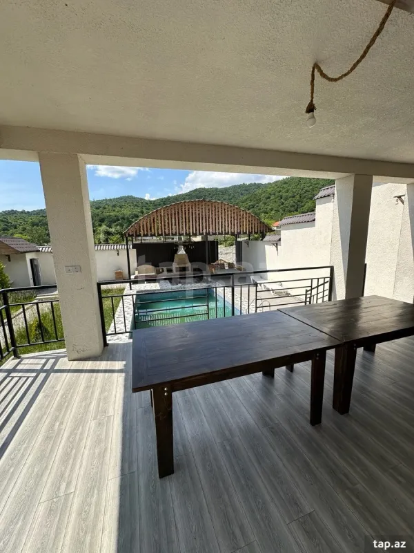 Kirayə verilir 6 otaqlı həyət evi 200 m²