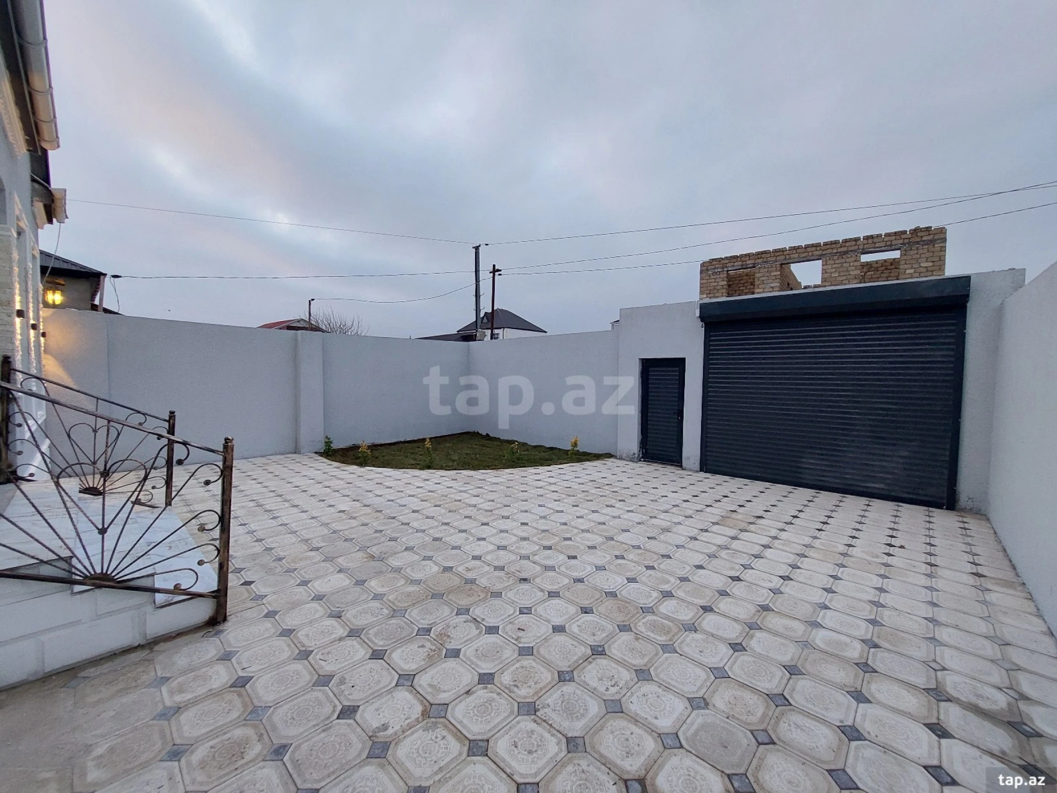 Satılır 3 otaqlı həyət evi