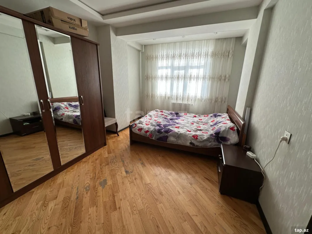 Kirayə verilir 3 otaqlı yeni tikili 115 m²