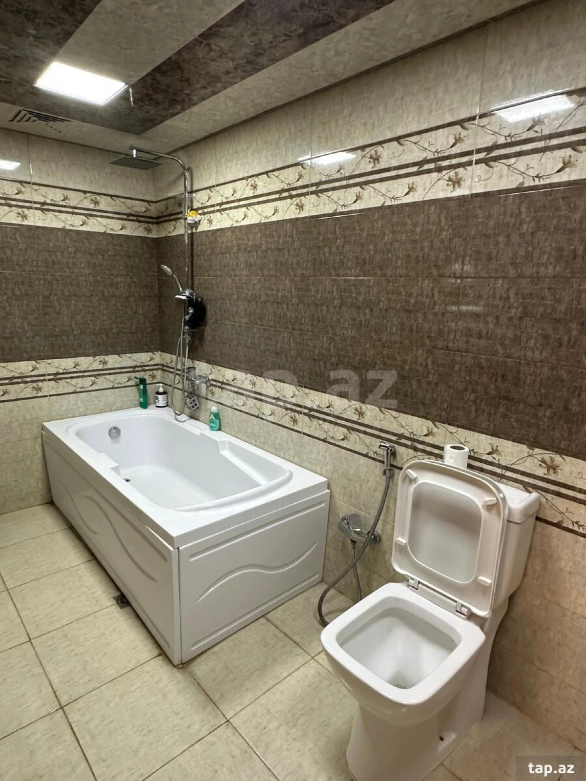 Kirayə verilir 3 otaqlı yeni tikili 115 m²