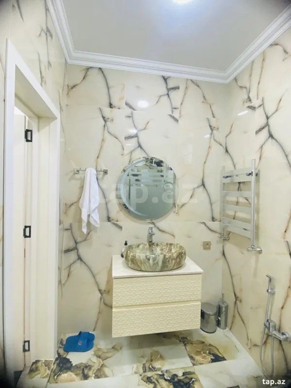 Kirayə verilir 6 otaqlı həyət evi