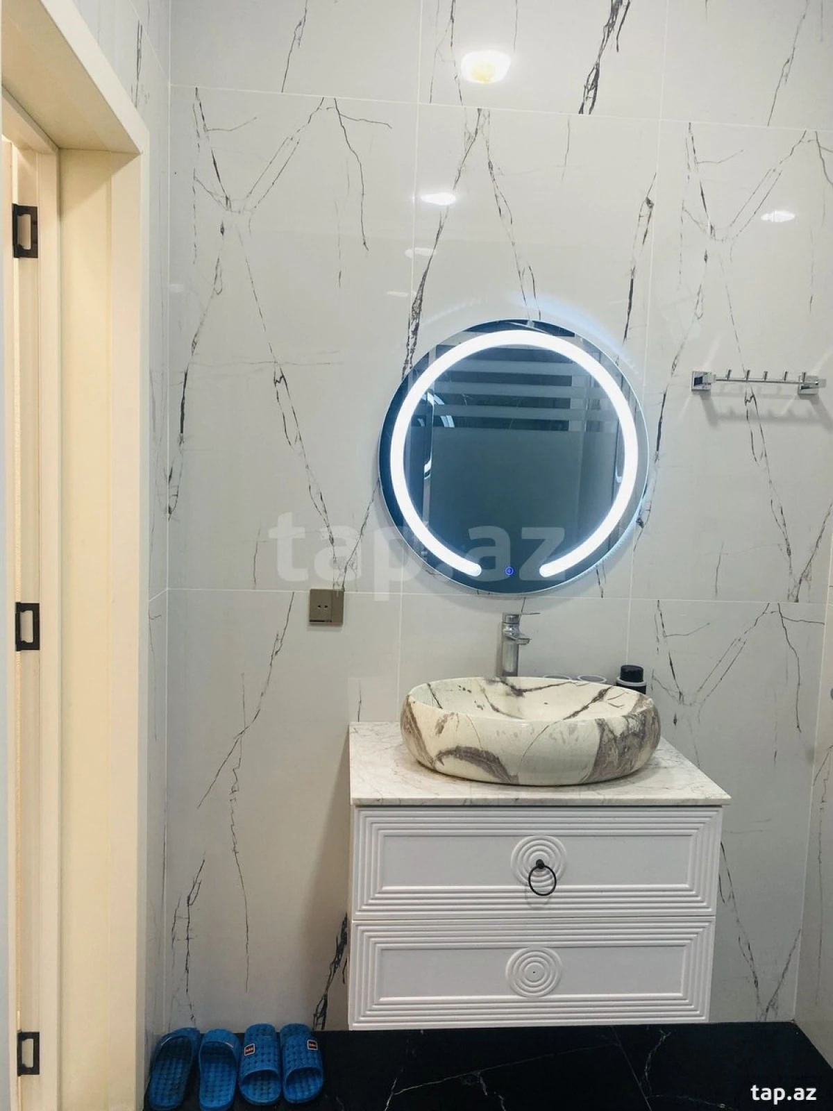 Kirayə verilir 6 otaqlı həyət evi