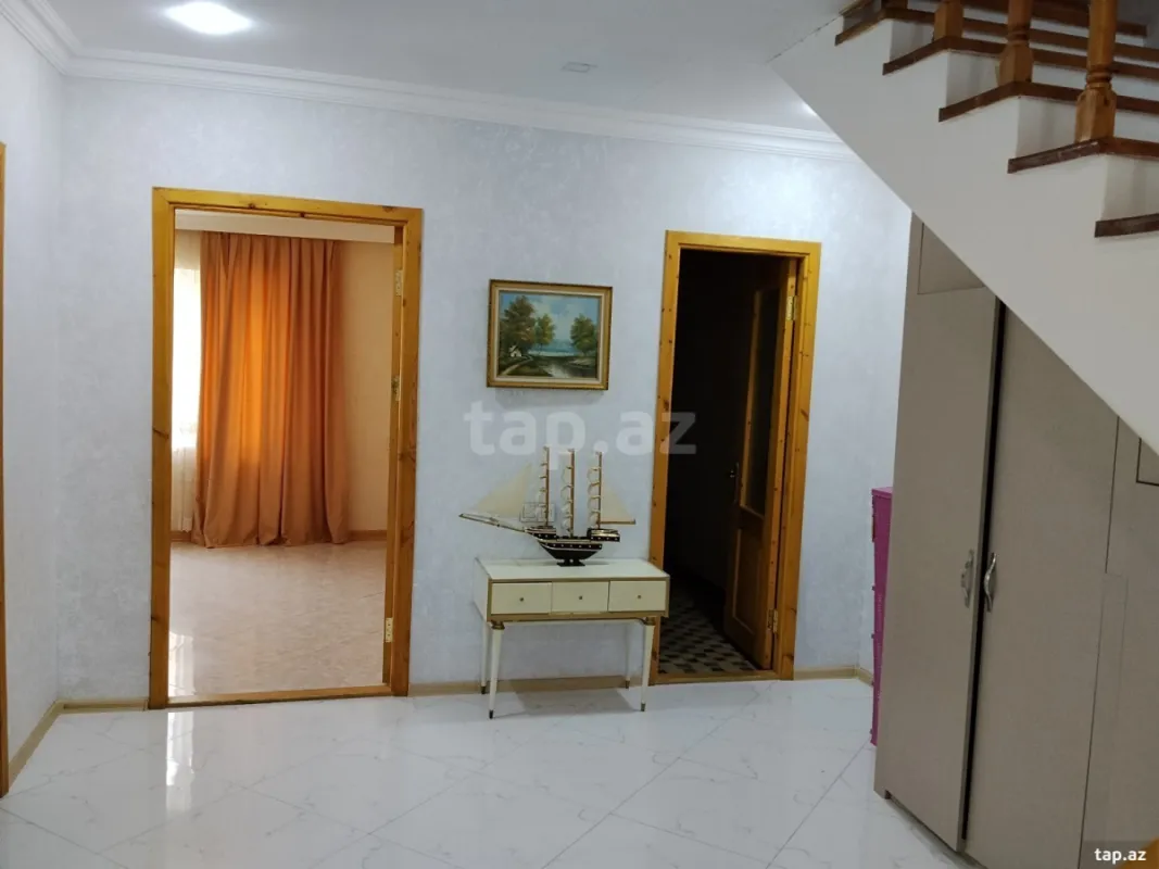 Satılır 5 otaqlı həyət evi