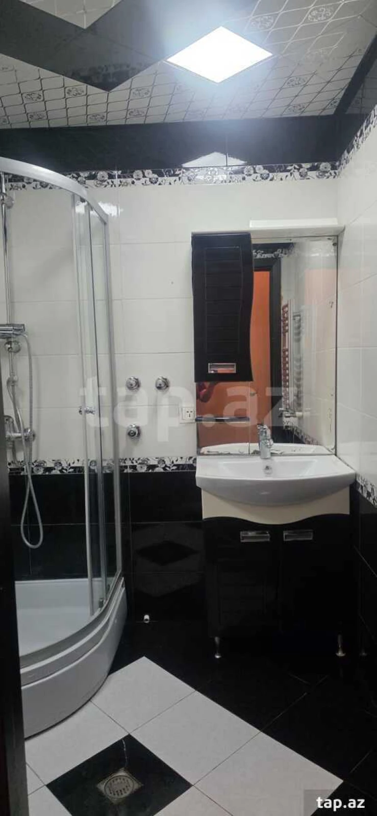 Kirayə verilir 2 otaqlı yeni tikili 82 m²