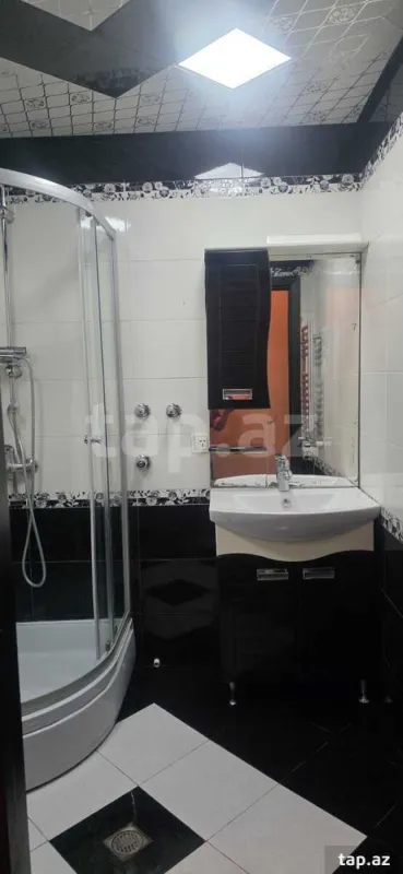 Kirayə verilir 2 otaqlı yeni tikili 82 m²