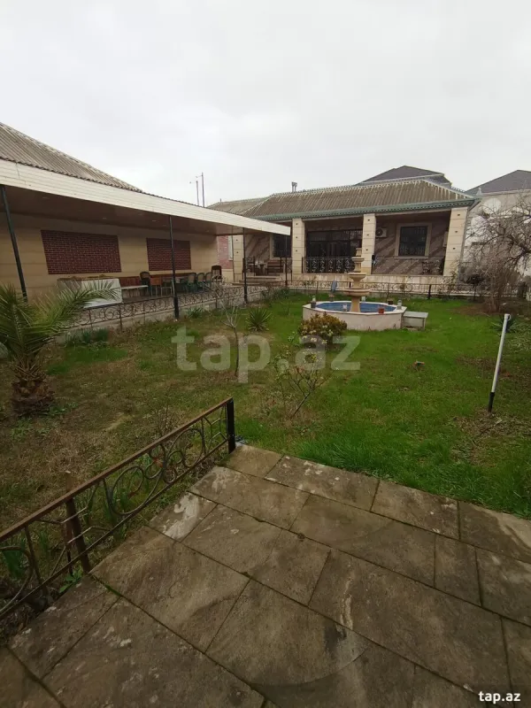 Satılır 9 otaqlı həyət evi