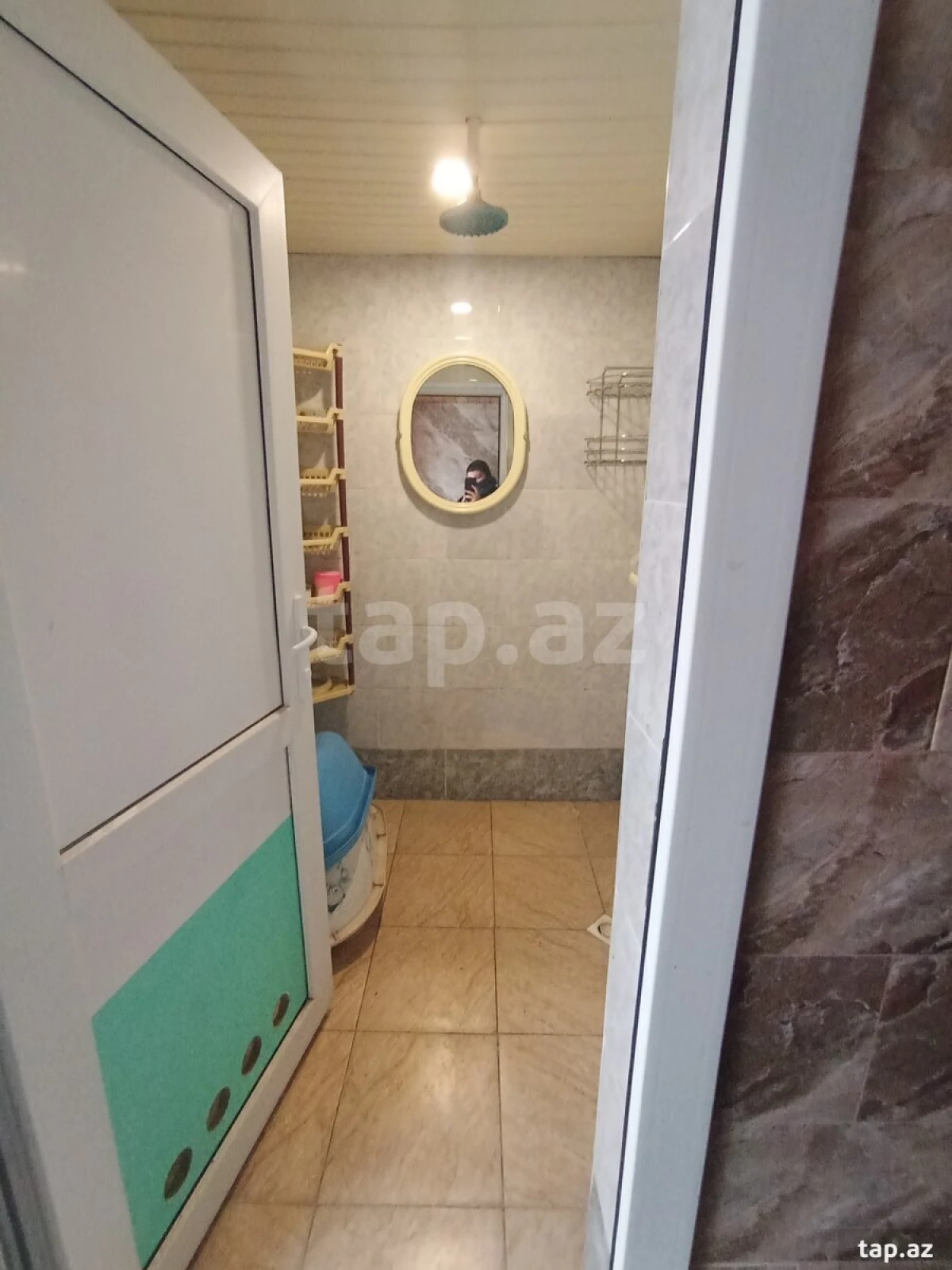 Satılır 9 otaqlı həyət evi