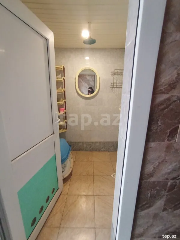 Satılır 9 otaqlı həyət evi