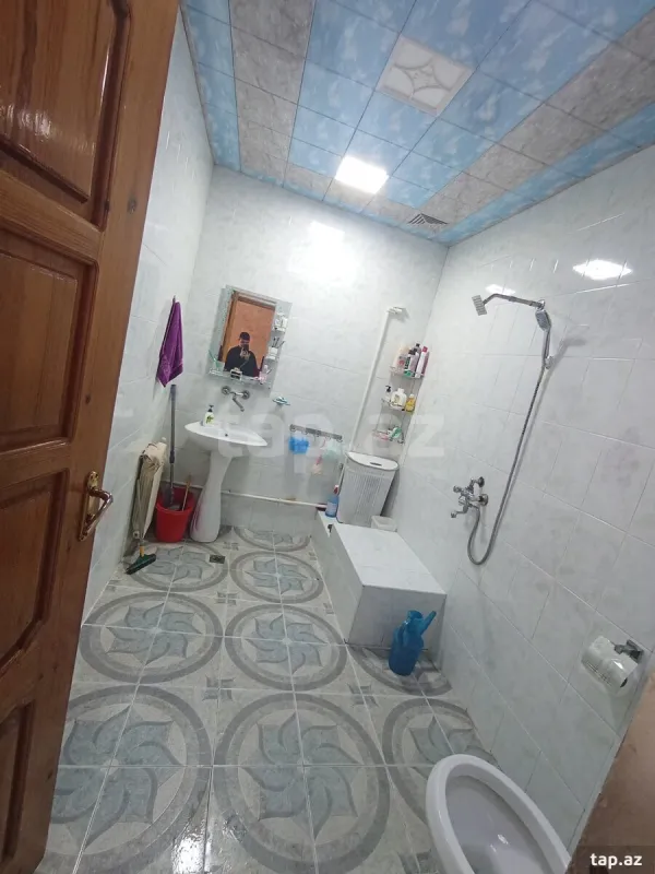 Satılır 9 otaqlı həyət evi