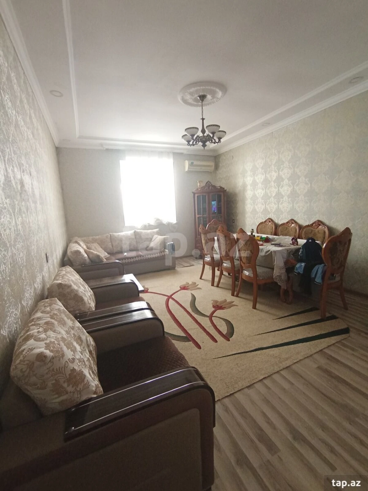 Satılır 9 otaqlı həyət evi