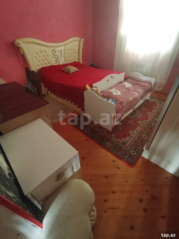 Satılır 9 otaqlı həyət evi