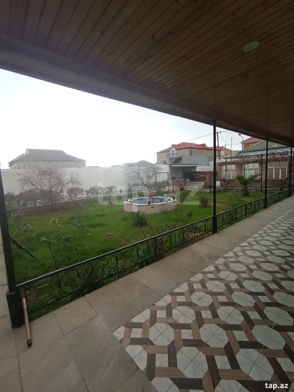 Satılır 9 otaqlı həyət evi