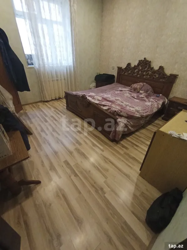 Satılır 9 otaqlı həyət evi