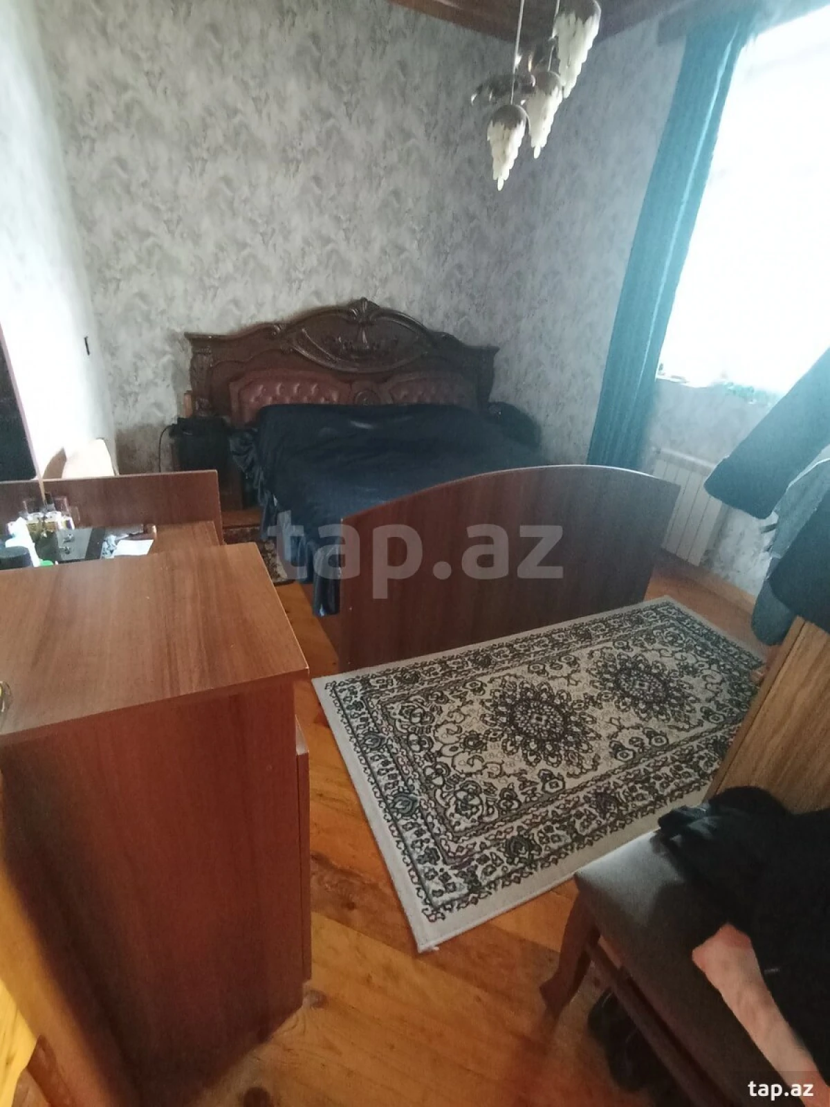 Satılır 9 otaqlı həyət evi