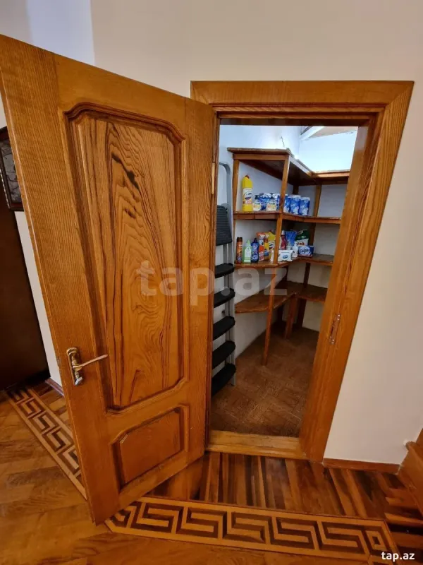 Kirayə verilir 5 otaqlı mənzil 300 m²