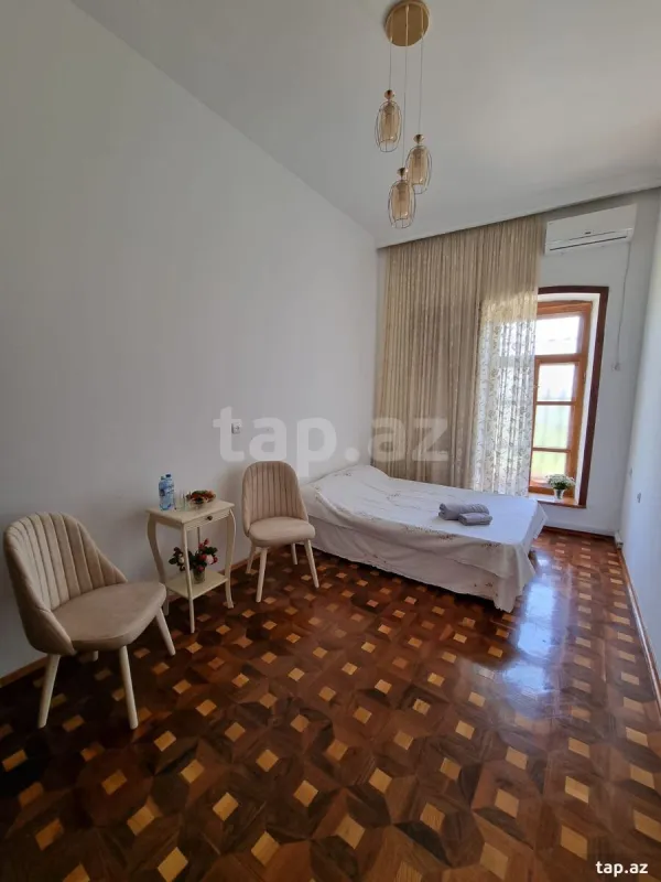 Kirayə verilir 5 otaqlı mənzil 300 m²