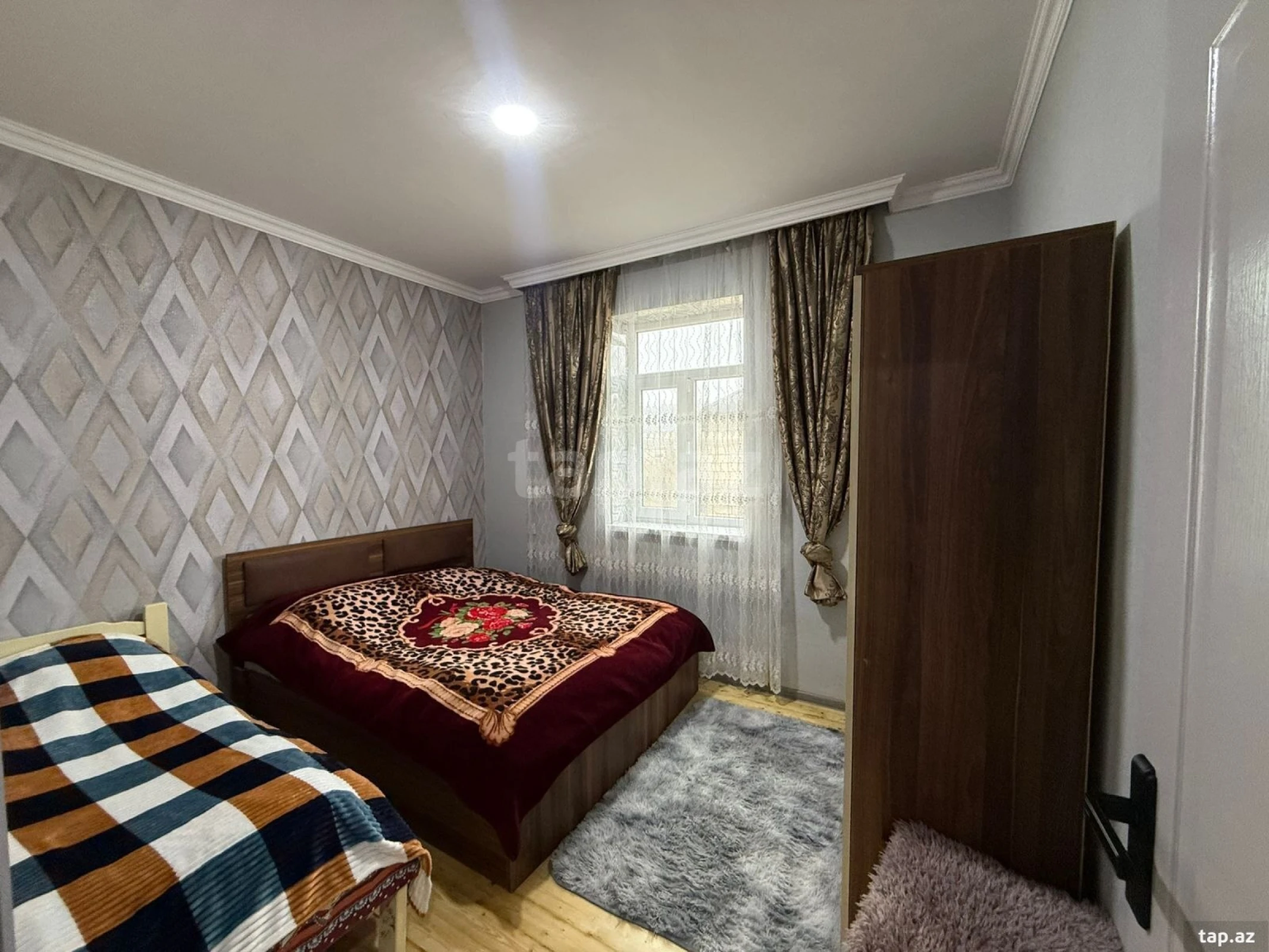 Satılır 4 otaqlı həyət evi