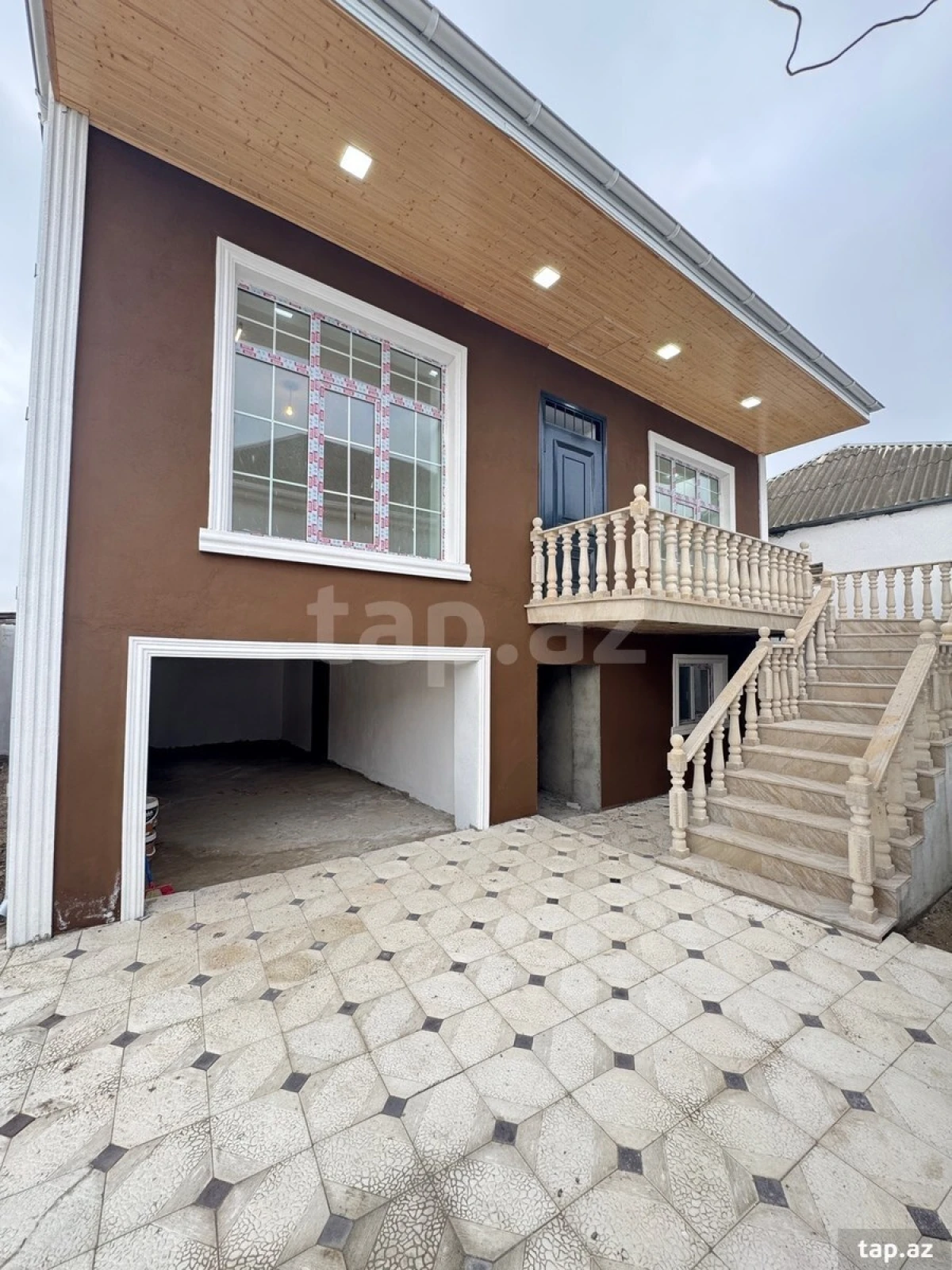 Satılır 4 otaqlı həyət evi