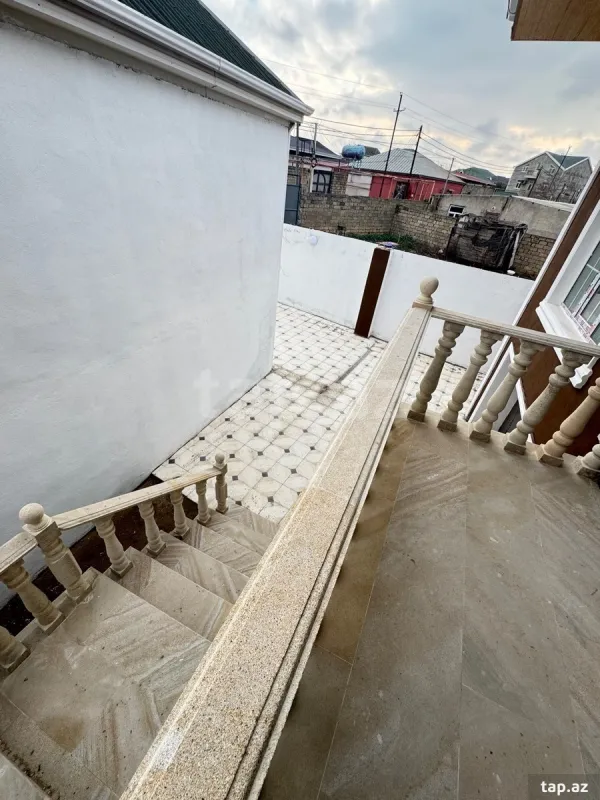 Satılır 4 otaqlı həyət evi