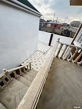 Satılır 4 otaqlı həyət evi