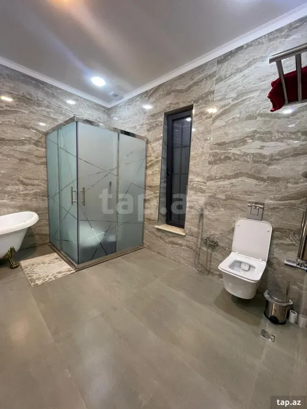 Satılır 5 otaqlı həyət evi